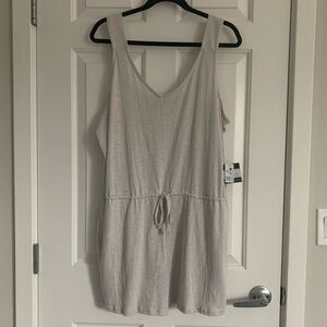 Eddie Bauer Lifestyle Knit Romper - Size L - Chalk Gray - NWT‎